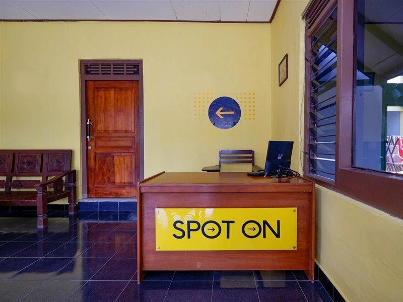 Hotel Spot On 2821 Griya Kawula Syariah Solo Exteriér fotografie