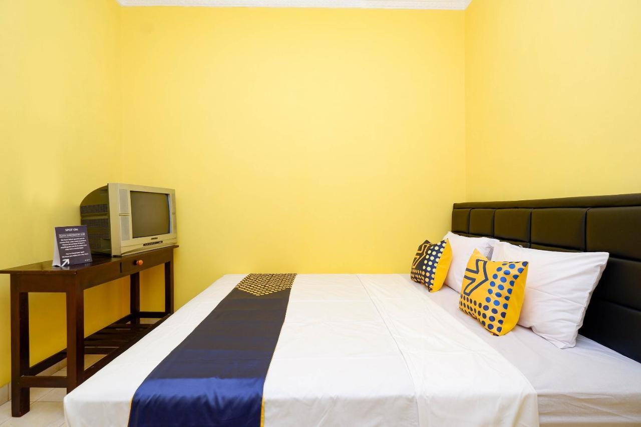 Hotel Spot On 2821 Griya Kawula Syariah Solo Exteriér fotografie